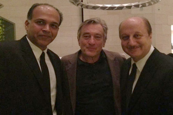 Anupam Kher bonds with Robert De Niro at Silver Linings Playbook premiere